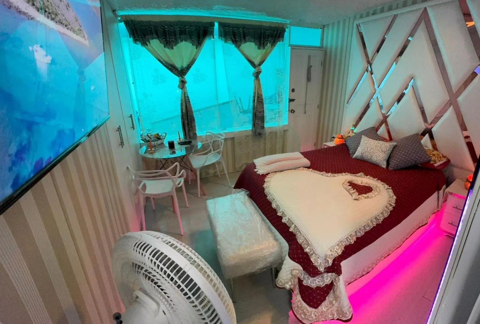 Hotel Gold House Oro Quito 0*,  Ecuador